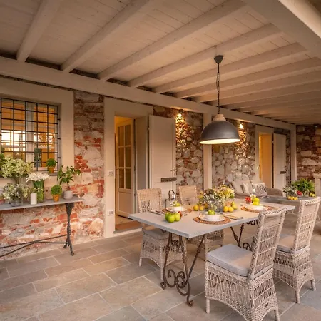 Charming City-centre Villa Lucca